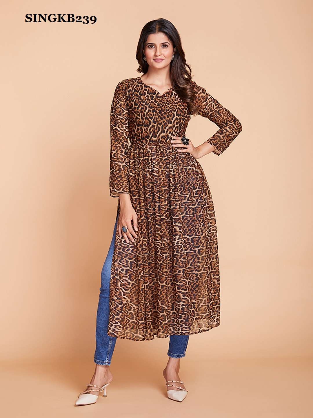 123 Kurtis By Jini-Nimi - Clothing gets classy when you get a designer  touch. #123kurtis provides you with the best of the designs. #123byJiniNimi  #kurti #kurtis #indianwear #fashion #ethnicwear #indianfashion #ethnic # kurta #