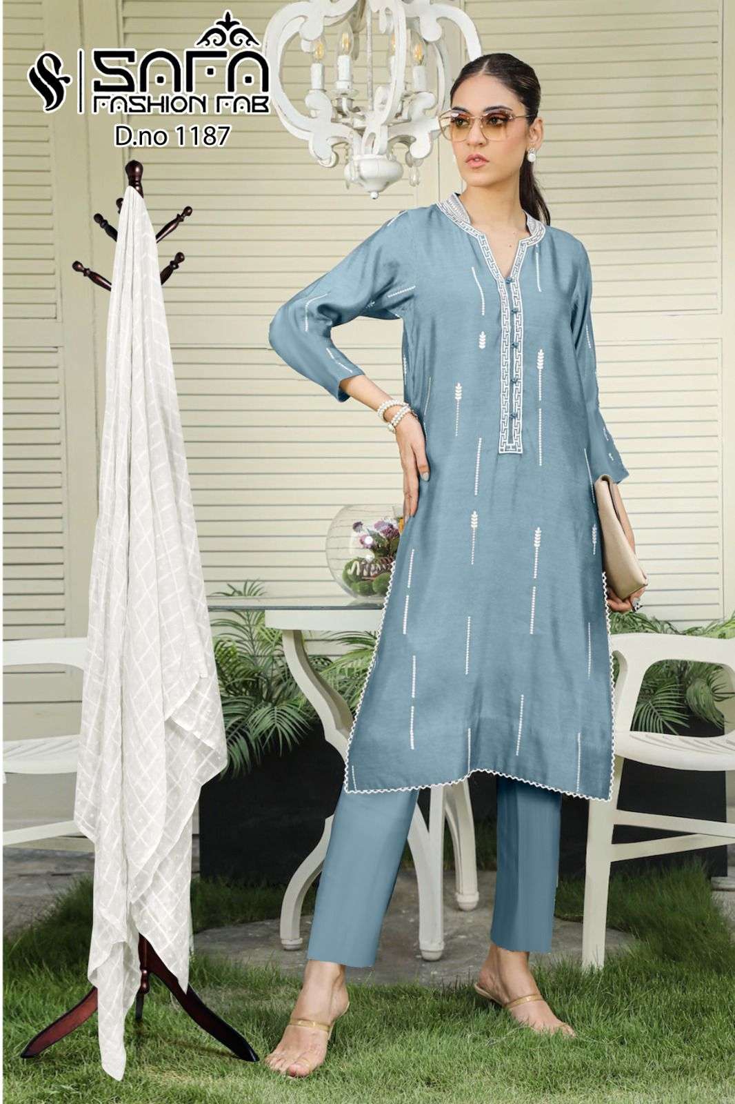Straight Fit Kurta/Pant Set in White Base Color | cotrasworld