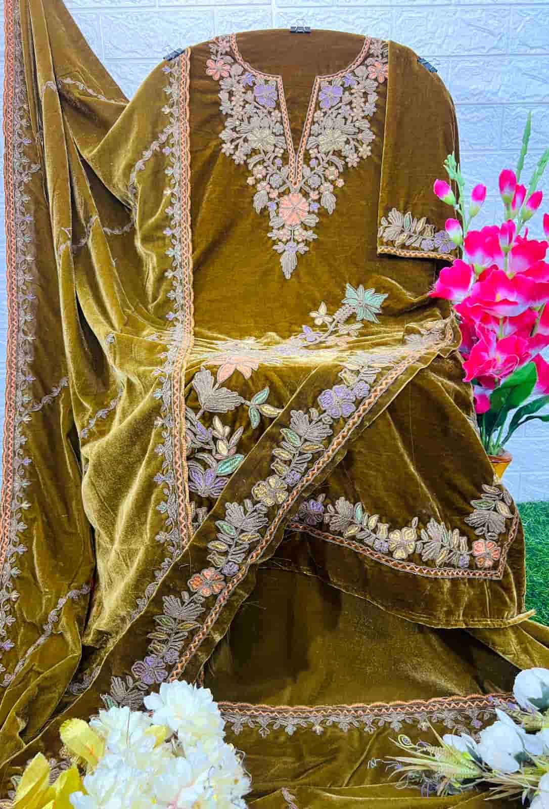 Deepsy D 32220 D Exclusive Heavy Designer Pakistani Velvet Suit